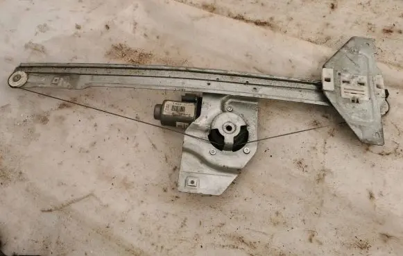 Peugeot Partner Front door window regulator with motor 9680557880