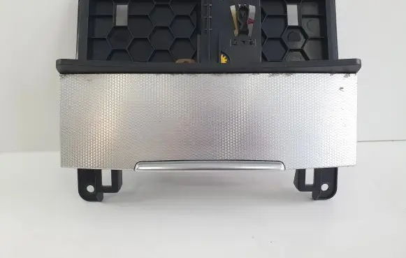 Audi Q7 4L Ashtray (front) 4L0857951