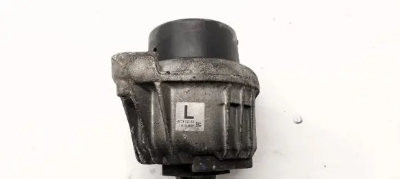 Engine mount bracket