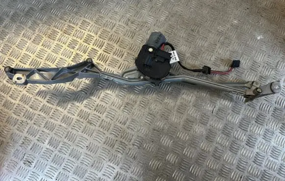 Mercedes-Benz CLS C219 Front wiper linkage and motor A2118204842 2198200340 A2114403108