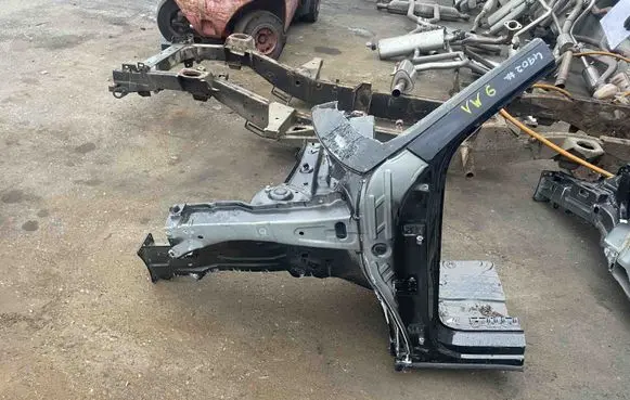 Volkswagen Tiguan Front quarter panel 