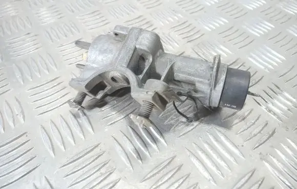 Volkswagen PASSAT B5.5 Ignition lock 4B0905851C