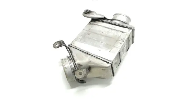 BMW 7 F01 F02 F03 F04 Intercooler radiator 17517575406 06117575404