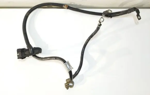 Mercedes-Benz C W203 Positive cable (battery) A2035402106