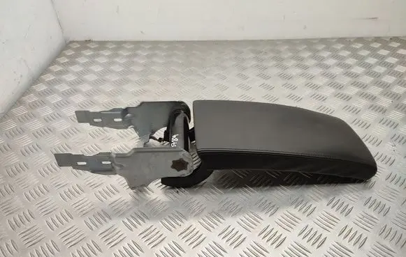 Volkswagen PASSAT B7 Armrest 