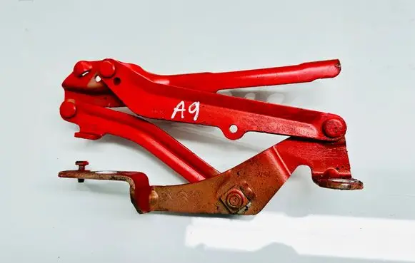 Engine bonnet/hood hinges