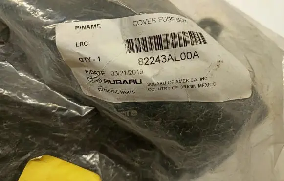 Subaru Outback (BS) Fuse box cover 82243AL00A