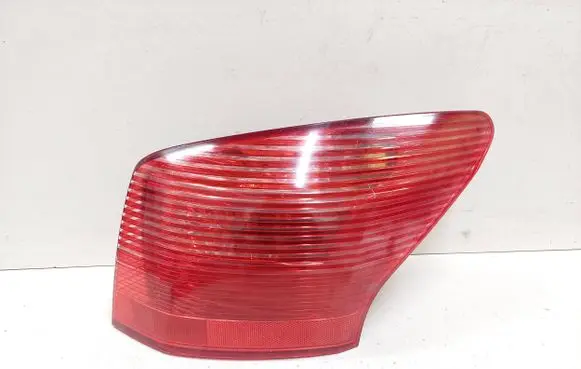 Peugeot 407 Rear/tail lights E203035
