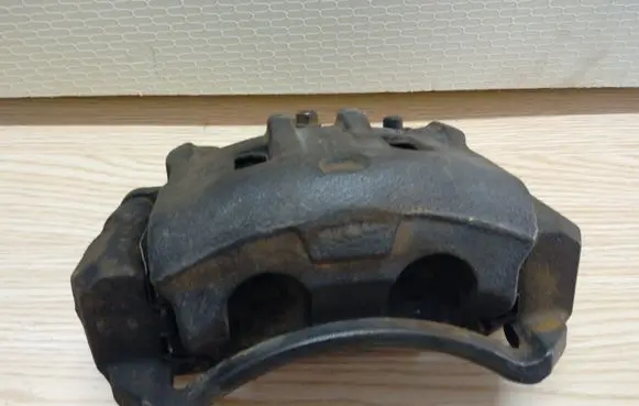 Chevrolet Captiva Front brake caliper