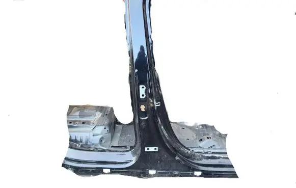 Mercedes-Benz EQB Pillar (middle) 