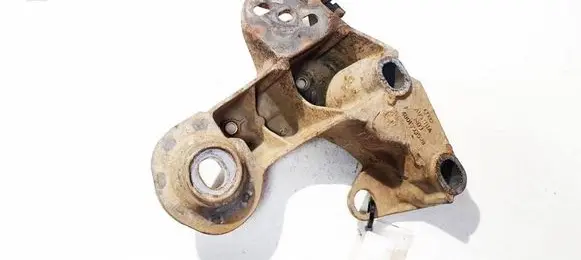 Audi A4 S4 B5 8D Engine mounting bracket 4B0199352B
