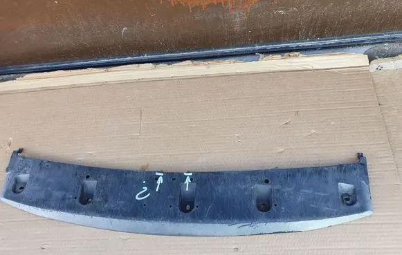 Front bumper splitter molding