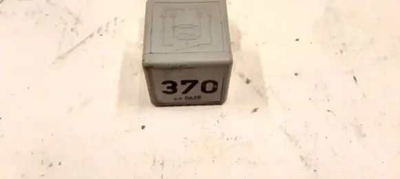 Audi A6 S6 C6 4F Other relay 8D0951253 4657