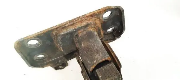 Toyota Avensis T270 Engine mount bracket 