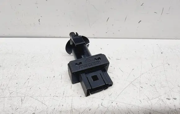 Mercedes-Benz E W212 Brake pedal sensor switch A0065451014
