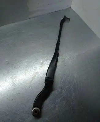Mercedes-Benz E W211 Front wiper blade arm