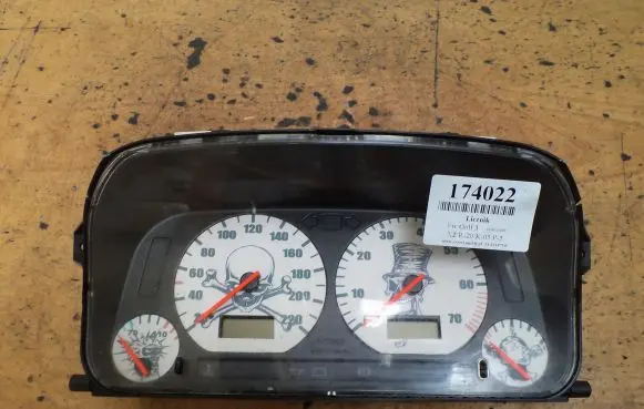 Volkswagen Golf III Speedometer (instrument cluster)