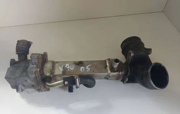 Volvo V70 EGR valve cooler 30637142