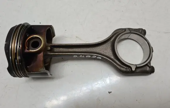 Skoda Kodiaq Piston with connecting rod 05E 05EAB 090119