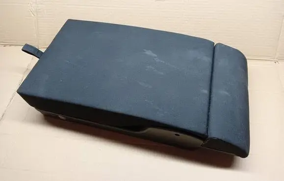 Skoda Octavia Mk3 (5E) Rear seat armrest 