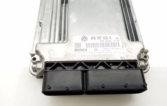 Volkswagen Transporter - Caravelle T5 Engine control unit/module 070997016M 0281015050