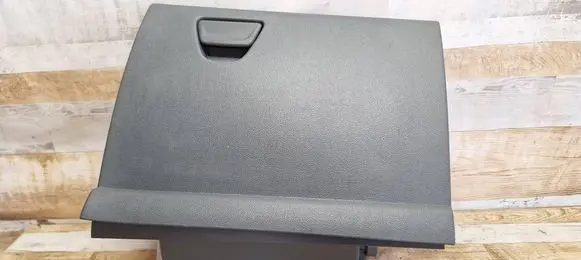 Ford C-MAX II Glove box AM51R06044