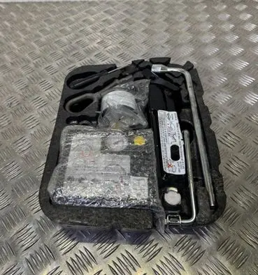 Mini One - Cooper Coupe R56 Tool set 6795816 13437010