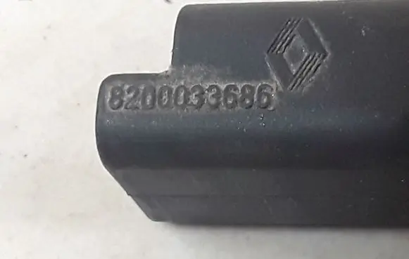 Renault Megane II Camshaft position sensor 8200033686
