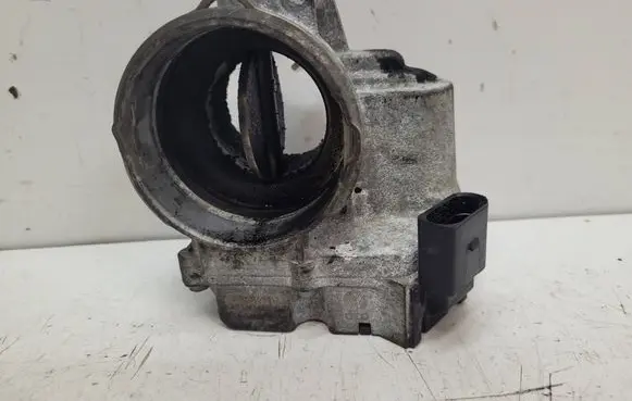 Volkswagen Touran I Throttle valve A2053099815