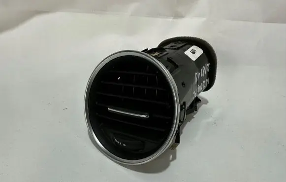 Mercedes-Benz C W204 Dashboard side air vent grill/cover trim A2048306754