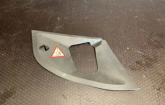 BMW 7 F01 F02 F03 F04 Engine bonnet/hood lock trim molding 10627110