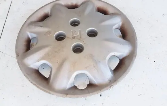 Honda Accord R15 wheel hub/cap/trim 44733sv4a100 44733-sv4-a100