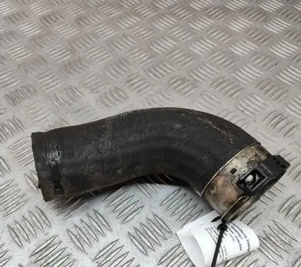 Volvo XC90 Intercooler hose/pipe 31657743