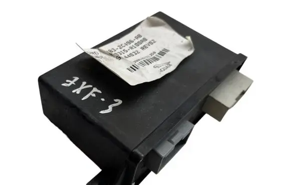 Jaguar XF X250 Hand brake control module 8W832C496AB 50044032 AA0315A100AB