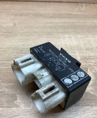 Volvo S70 V70 V70 XC Coolant fan relay 9442934 899251000