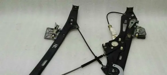 Mercedes-Benz CLS AMG C219 Front window lifting mechanism without motor A2197201046