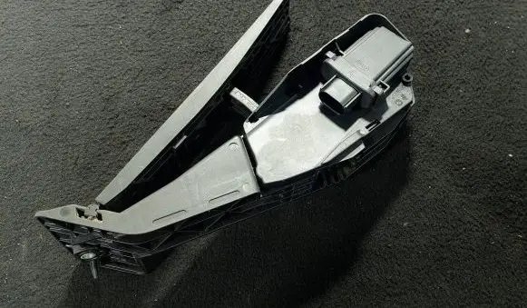 BMW 1 E81 E87 Accelerator throttle pedal 0628