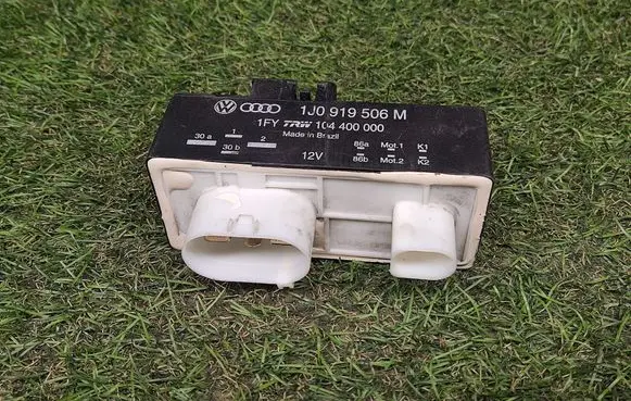 Volkswagen Polo V 6R Fan control module 1J0919506M 104400000