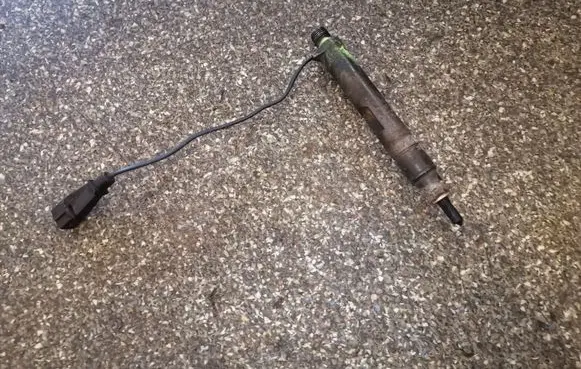 Volkswagen Sharan Fuel injector 028130201S