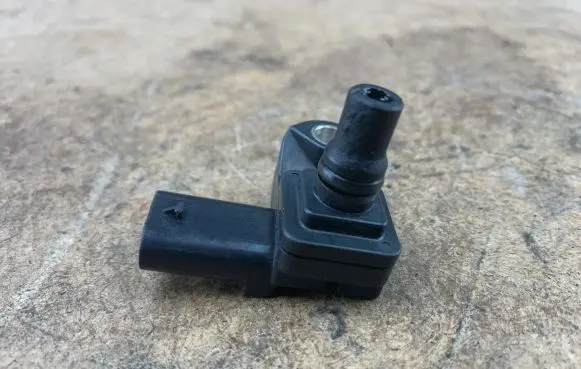 BMW 5 F10 F11 Air pressure sensor 7804742 13627804742 13628637896