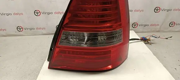 KIA Sorento Rear/tail lights 9243E5