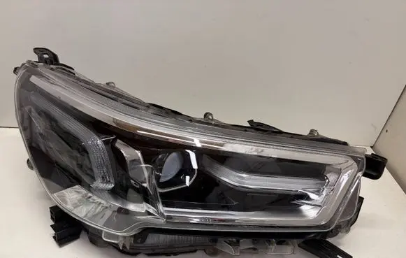 Toyota Hilux VIII Headlight/headlamp 