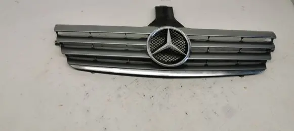 Mercedes-Benz C W203 Front grill A2038800383