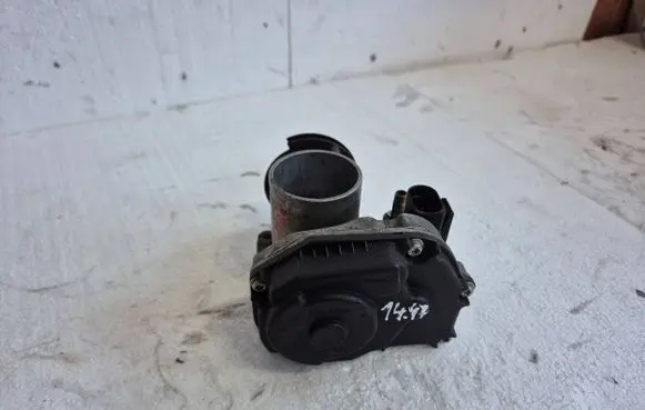 Volkswagen Polo III 6N 6N2 6NF Throttle body valve 030133064D