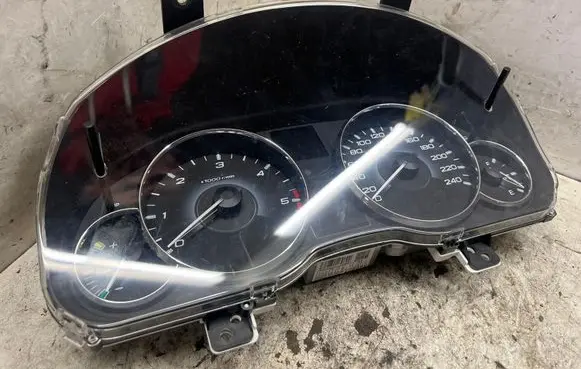 Subaru Outback Speedometer (instrument cluster) 85002AJ43