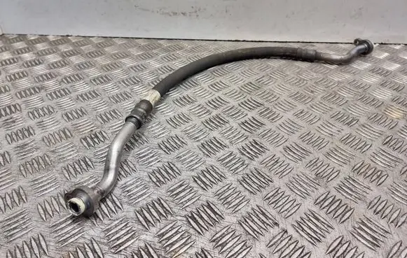 Volvo V70 Air conditioning (A/C) pipe/hose 31332152