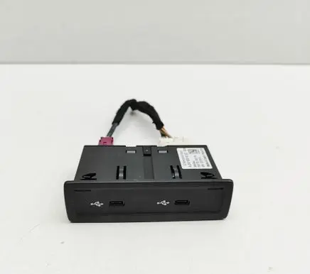 Mercedes-Benz GLB x247 USB socket connector A2478204002