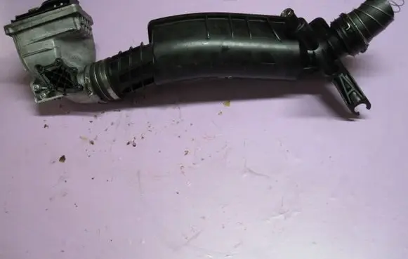 Mercedes-Benz E W211 Intake resonator A2710901537