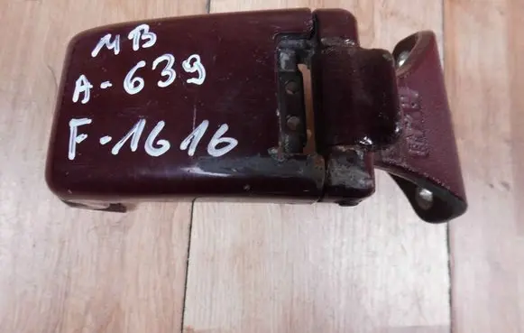 Mercedes-Benz Vito Viano W639 Rear door lower hinge A6397401437
