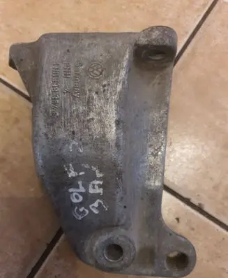 Volkswagen Golf III Engine mounting bracket 1H0199354E
